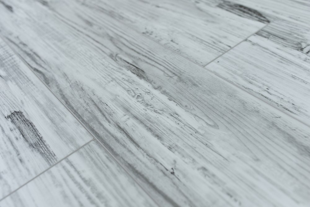 Замковая ПВХ плитка "Art Tile" Берёза Божоле (1220*152*5 мм) — купить в Пятигорске