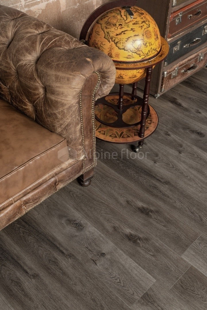 Замковая ПВХ плитка "Alpine Floor" Дуб торфяной  (1524*180*8мм) — купить в Пятигорске