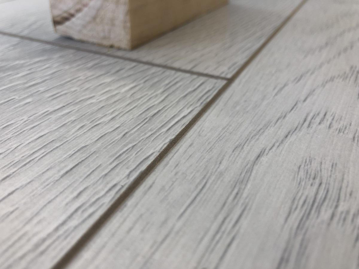 Ламинат "SunFloor" 8/32 4V Вяз Бейкер 36 (1380*193*8 мм) — купить в Пятигорске