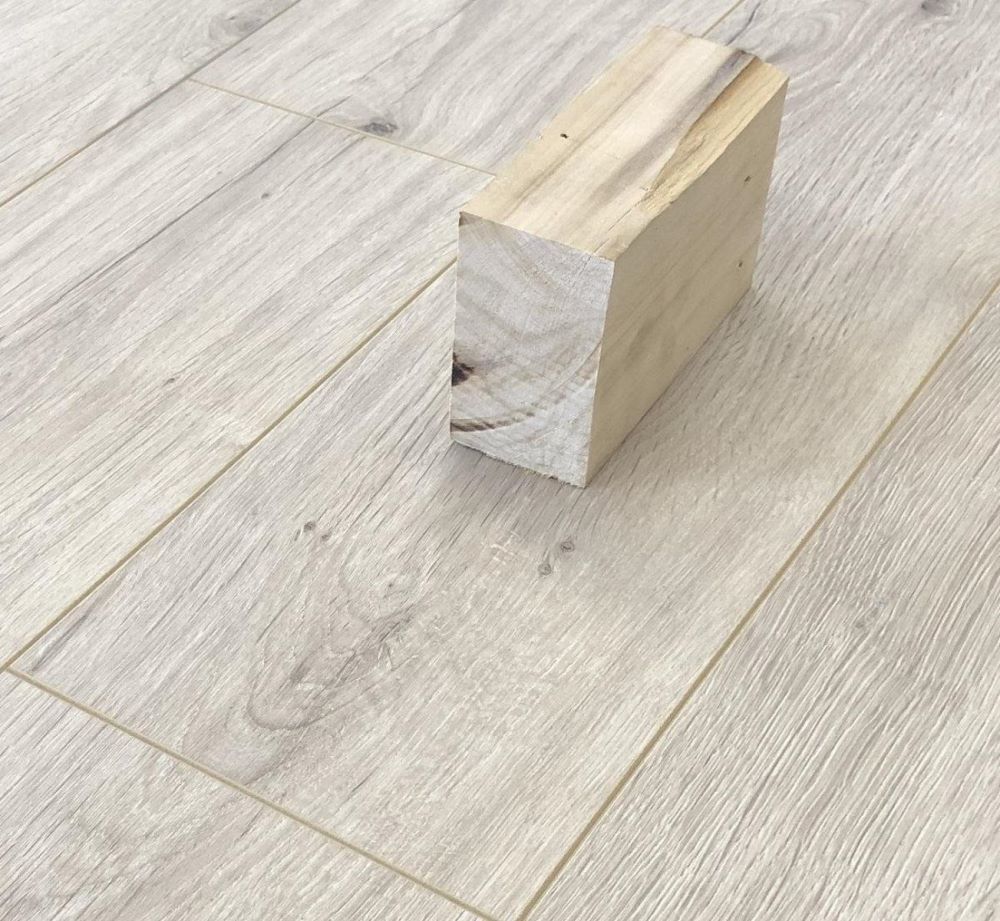 Ламинат "SunFloor" 8/33 4NV Дуб Эри 55 (1380*159*8 мм) — купить в Пятигорске