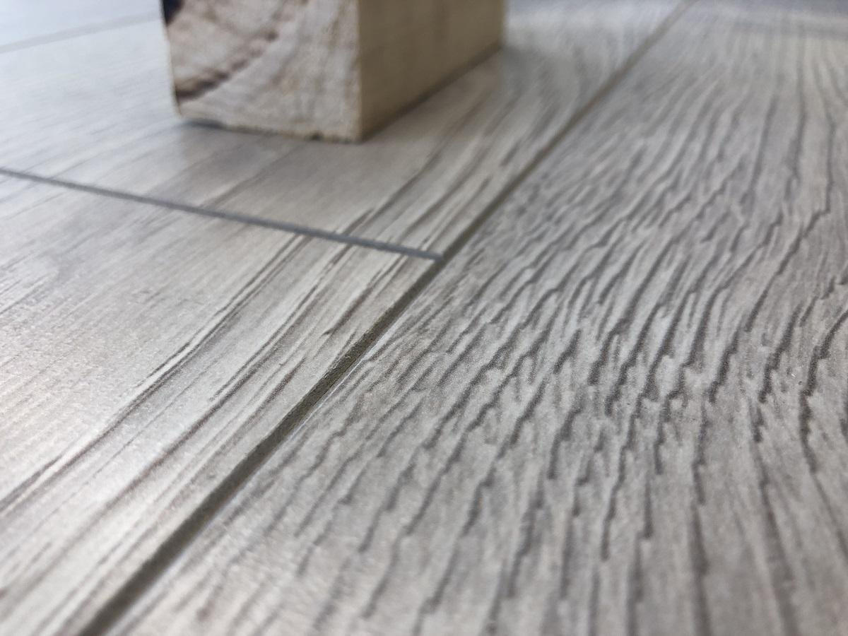 Ламинат "SunFloor" 8/32 4V Дуб Лайн 37 (1380*193*8 мм) — купить в Пятигорске