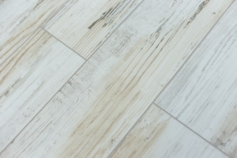 Замковая ПВХ плитка "Art Tile" Берёза Прованс (1220*152*5 мм) — купить в Пятигорске