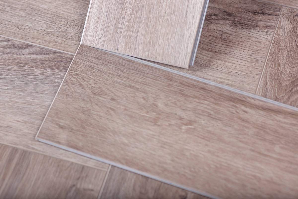 Замковая ПВХ плитка "Aberhof" Carmelita 2626 (615*123*5 мм) — купить в Пятигорске